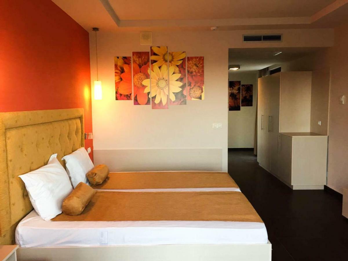 Studio Elegance Golden Sands Exterior foto